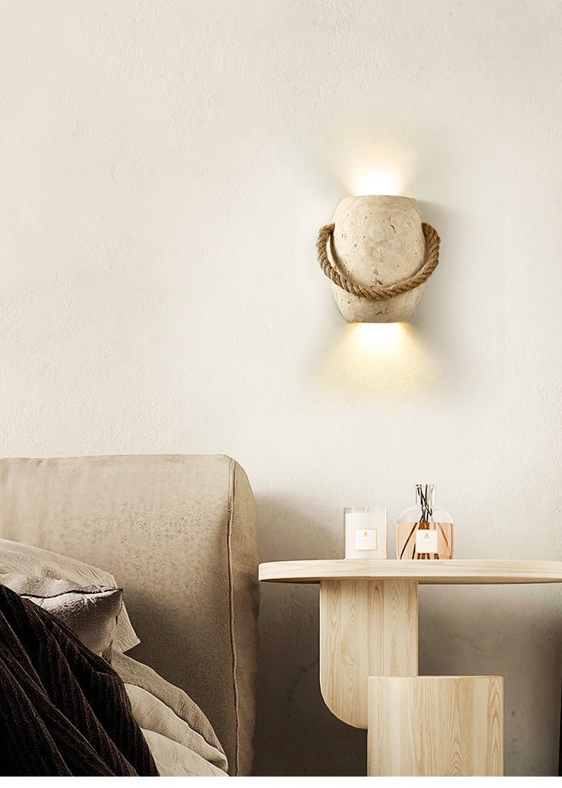 Kustinspirerad vägglampa med rep och sten