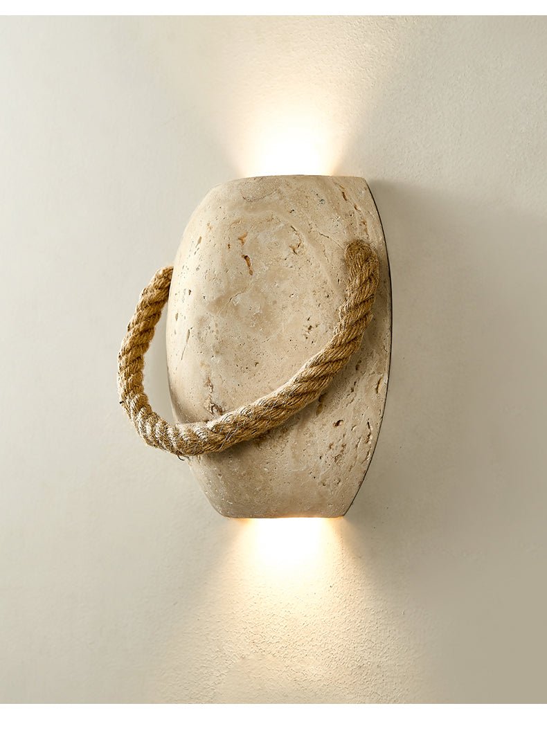 Kustinspirerad vägglampa med rep och sten