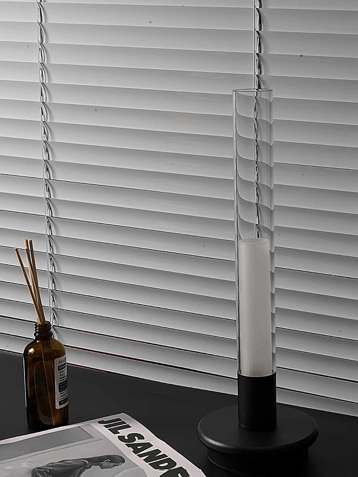 Tevi minimalistisk akrylbordslampa