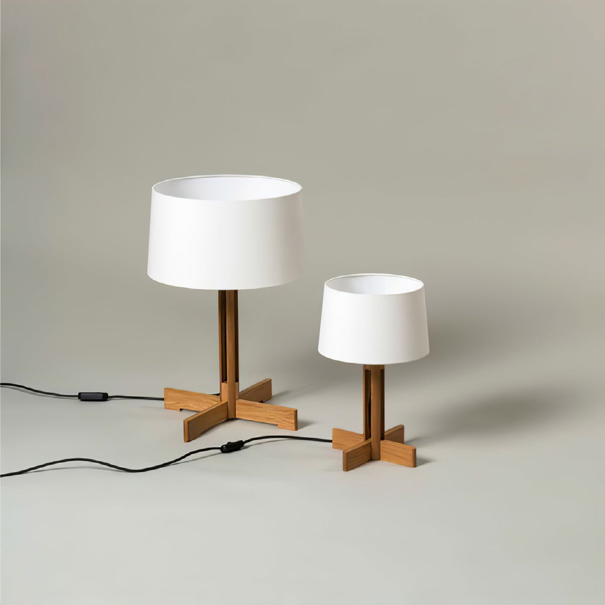 Rinivena Moderne bordlampe i træ og stof