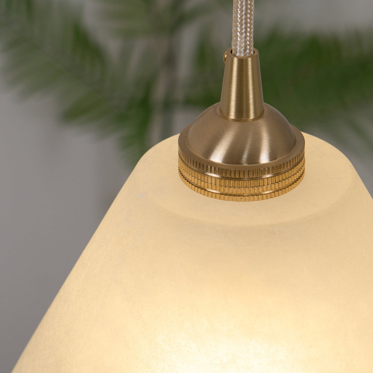 Alberise minimalistisk pendellampa i alabaster