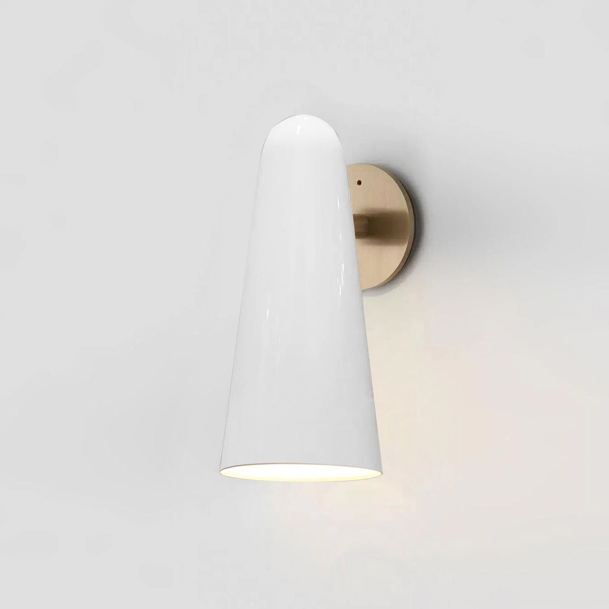 Lioririella konisk glasvägglampa
