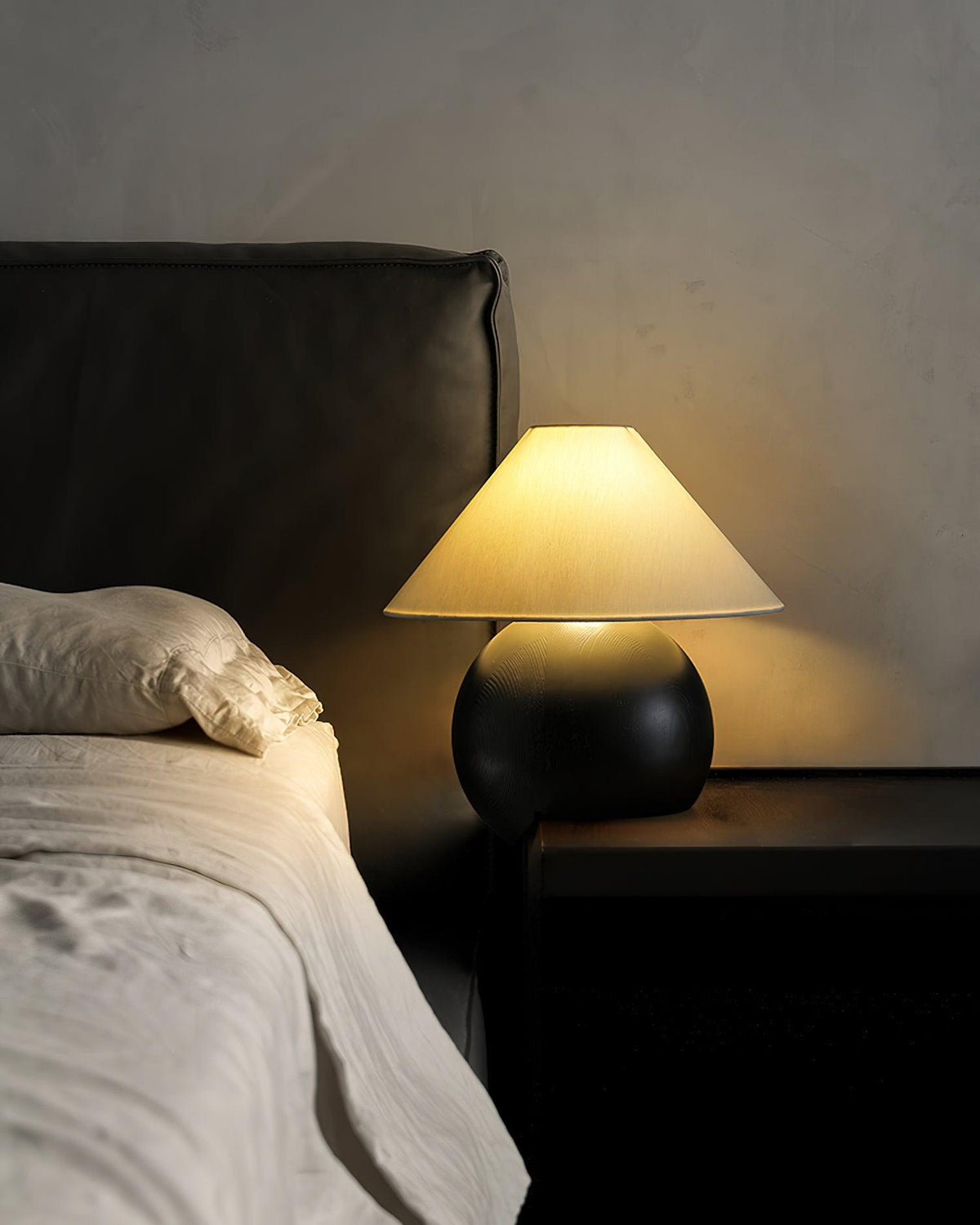 Halise organisk bordslampa i trä