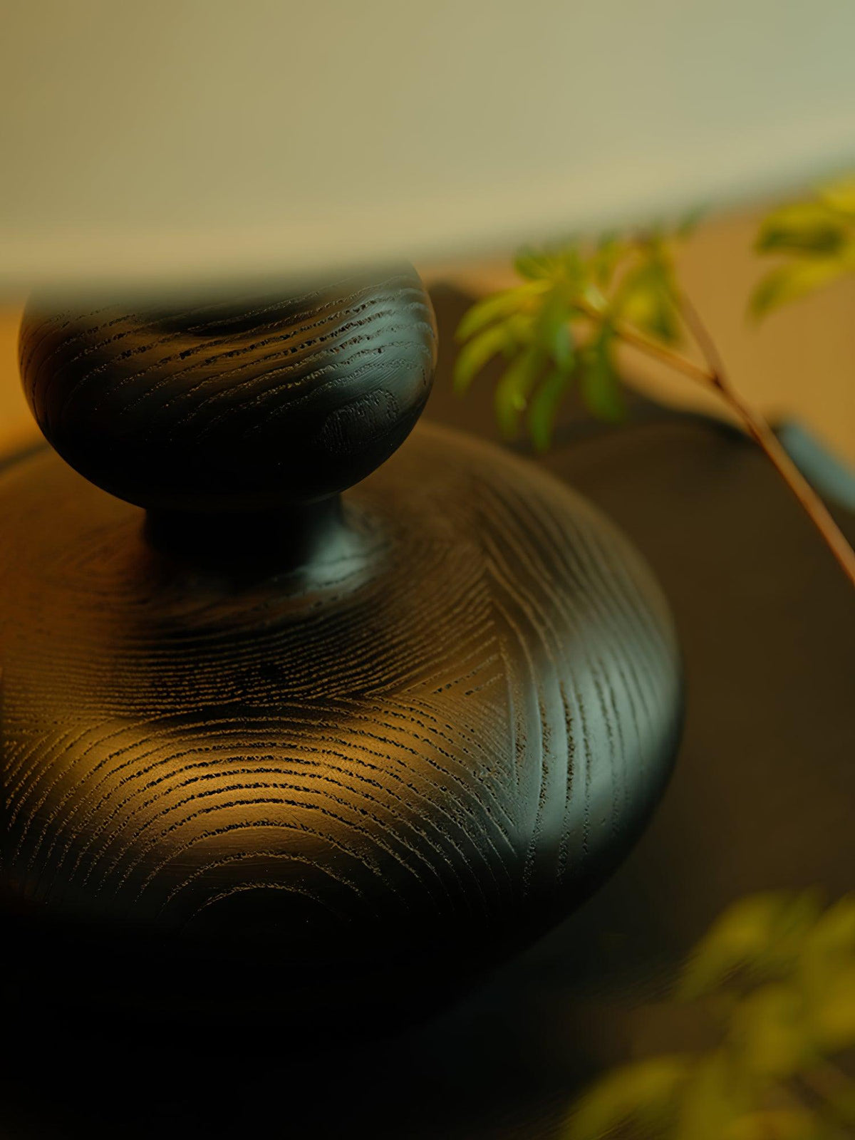 Vominex-puinen vintage-pöytävalaisin kangasvarjostimella