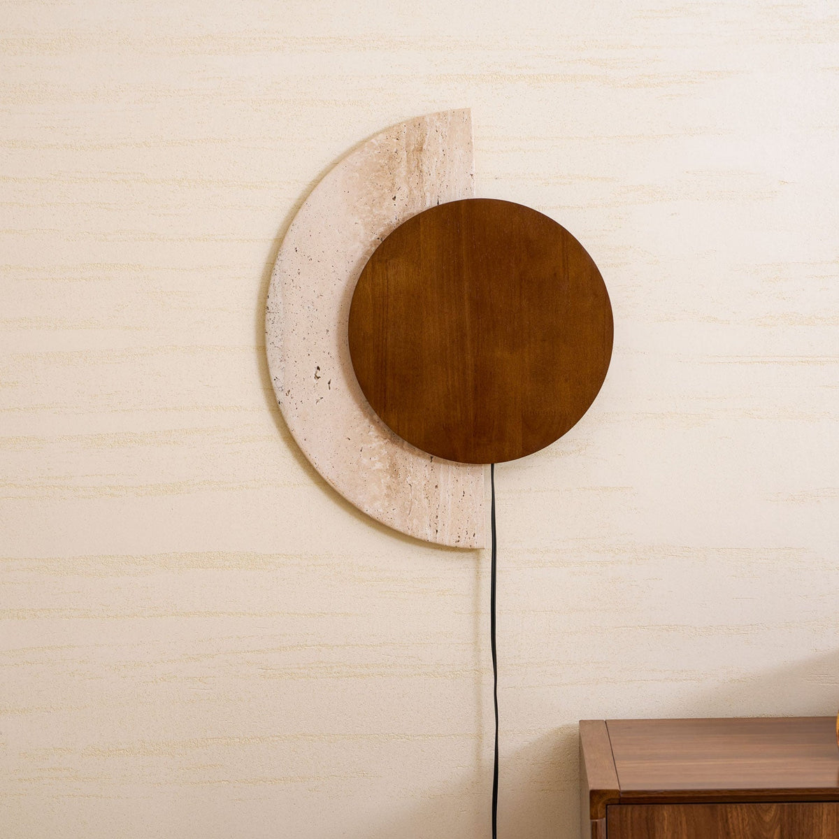 Crescent Halo plug-in-vägglampa