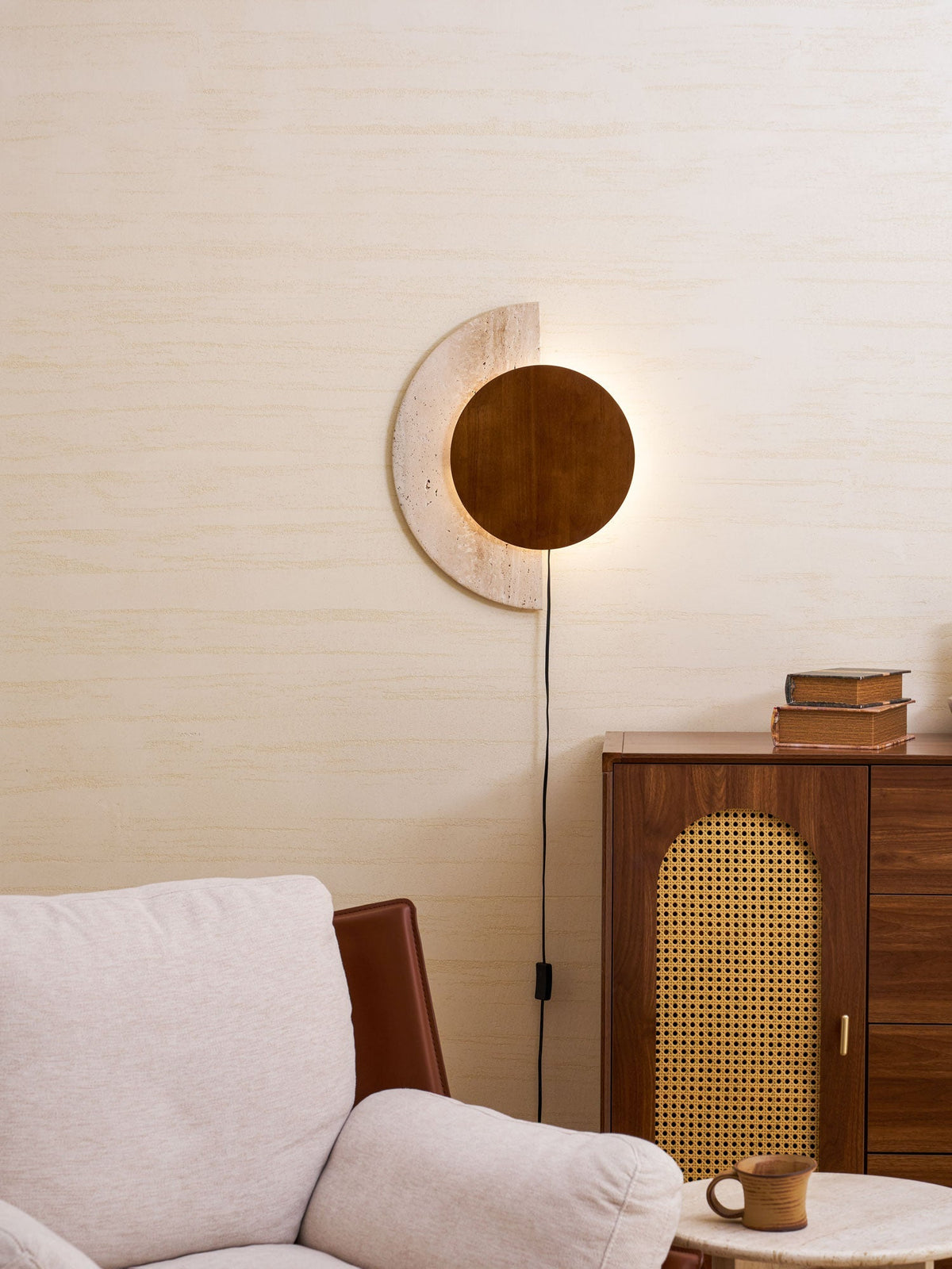 Crescent Halo plug-in-vägglampa