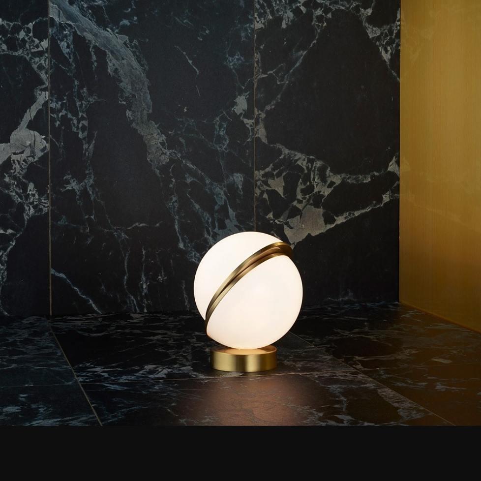 Candeeiro de mesa futurista Solaria