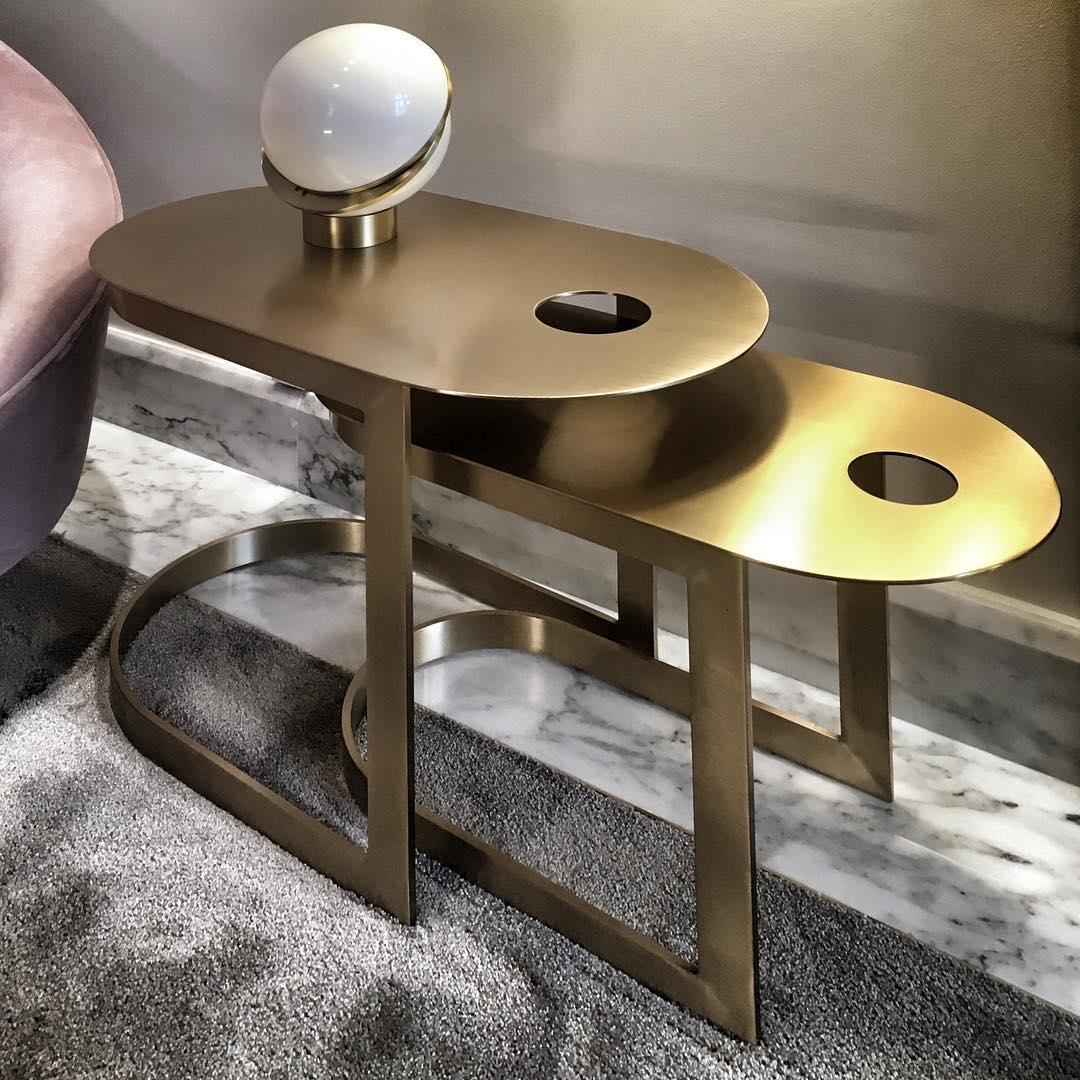 Candeeiro de mesa futurista Solaria