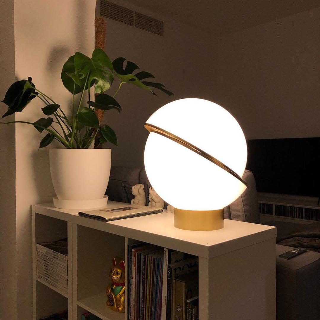 Candeeiro de mesa futurista Solaria
