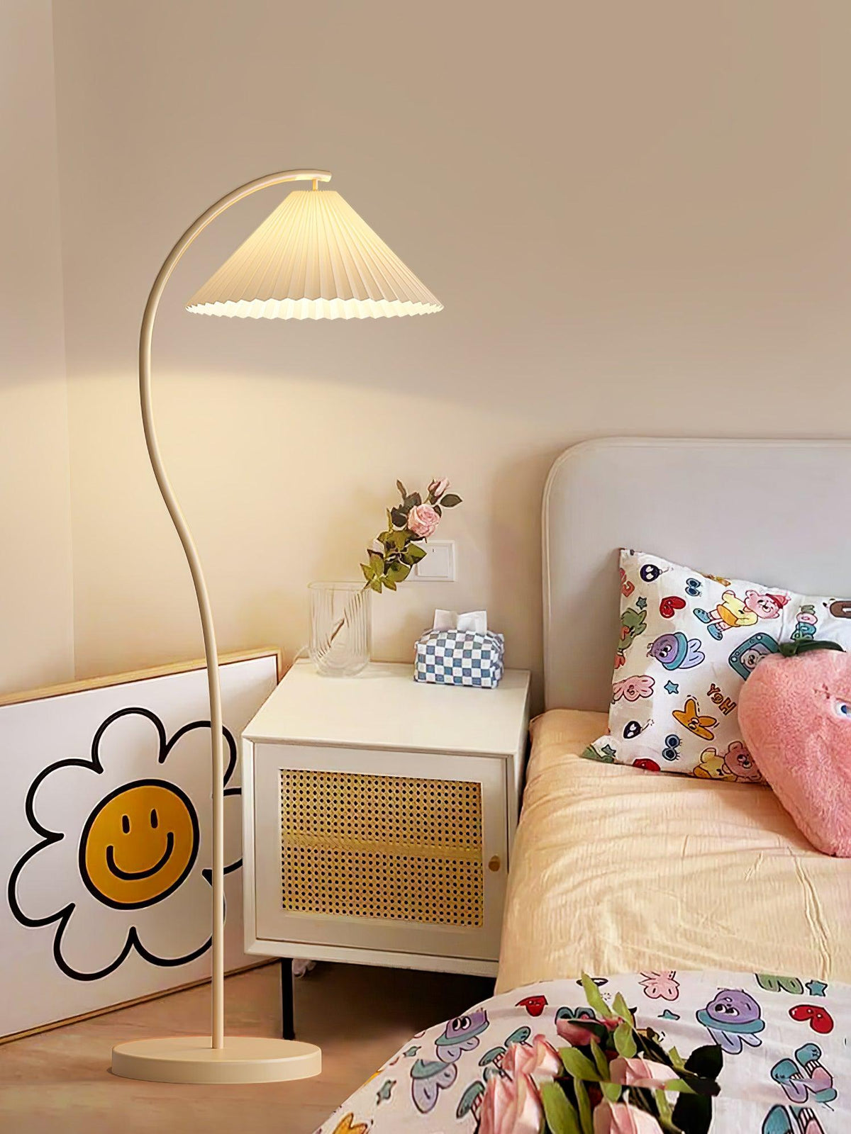 Candeeiro de pé minimalista em tecido Fyrel