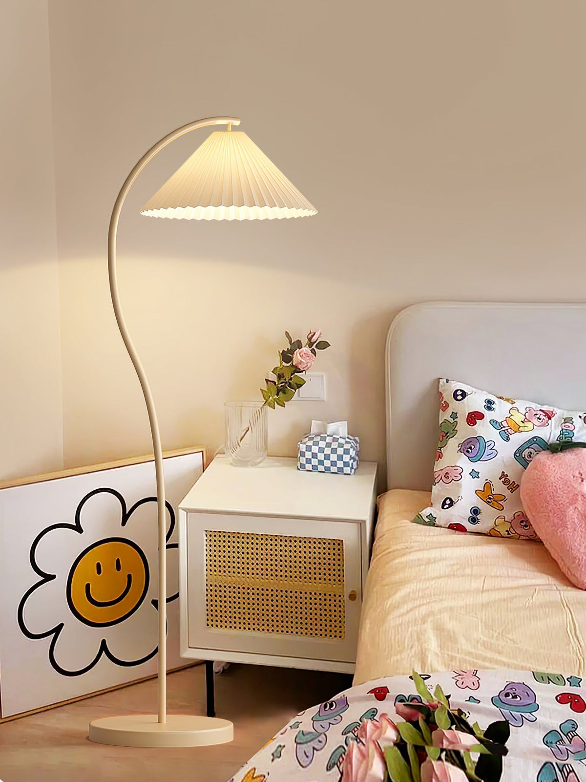 Candeeiro de pé minimalista em tecido Fyrel