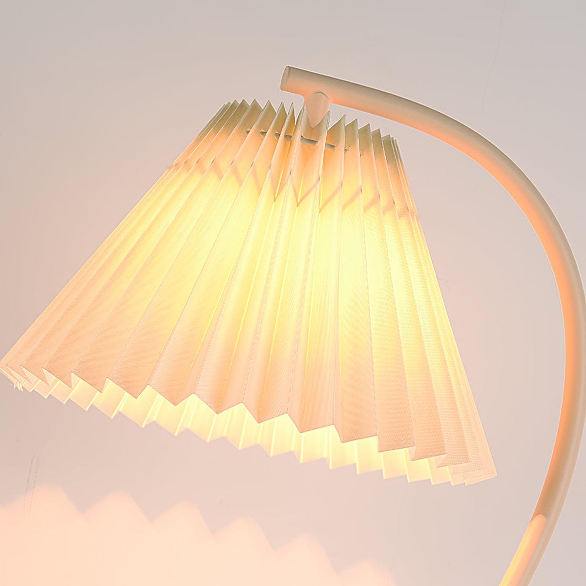 Evlaeus minimalistisk skrivebordslampe i træ