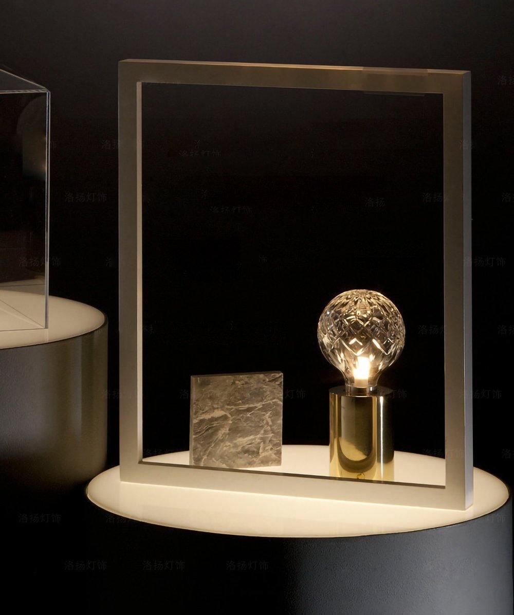 Lyrician industriel bordlampe i messing og glas