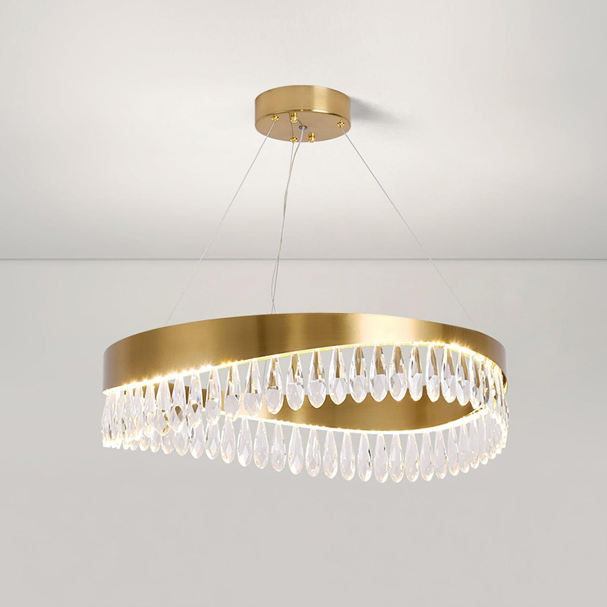 Cana poleret lysekrone med krystalring og LED