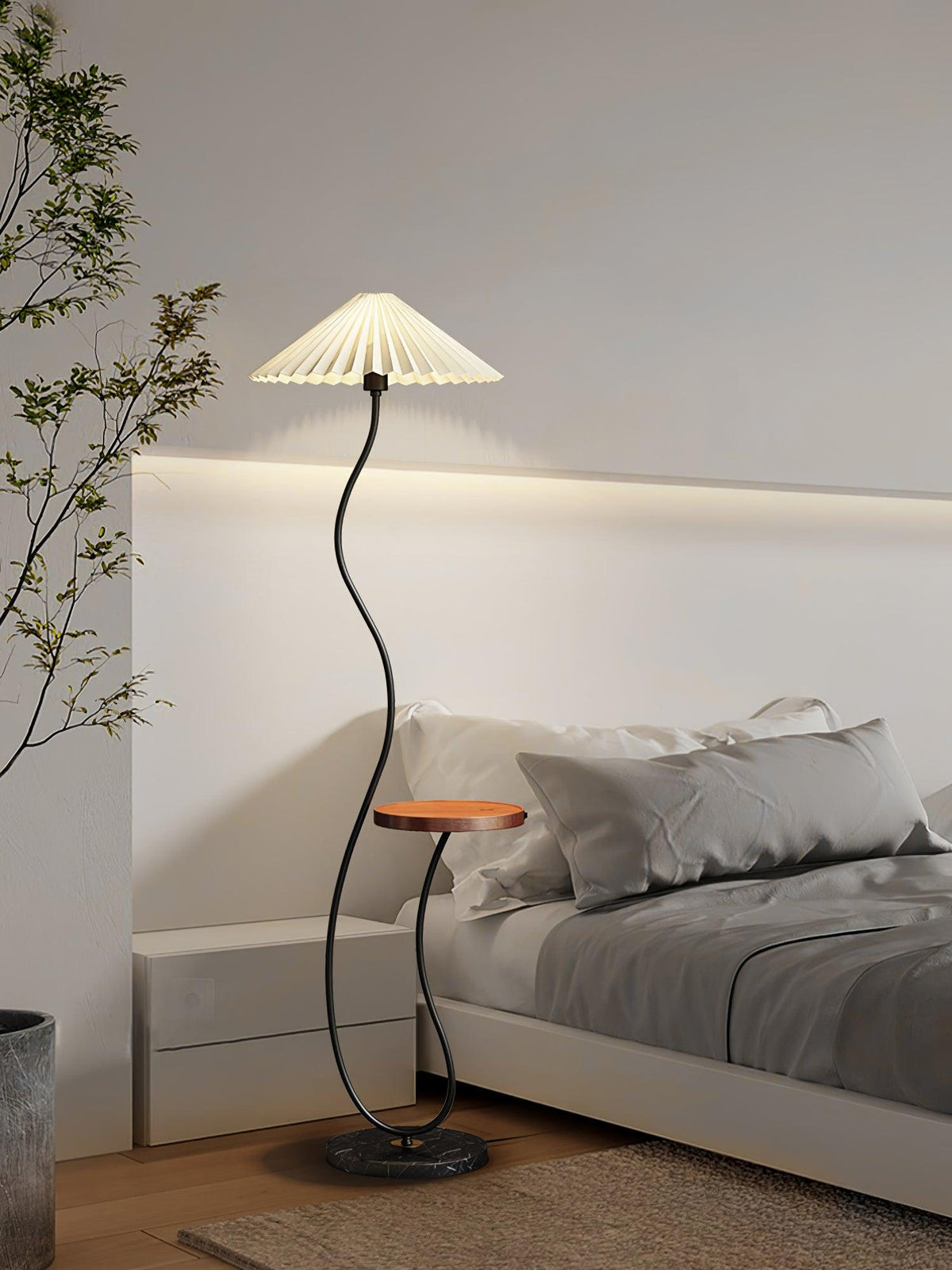 Ghel minimalistisk gulvlampe i træ
