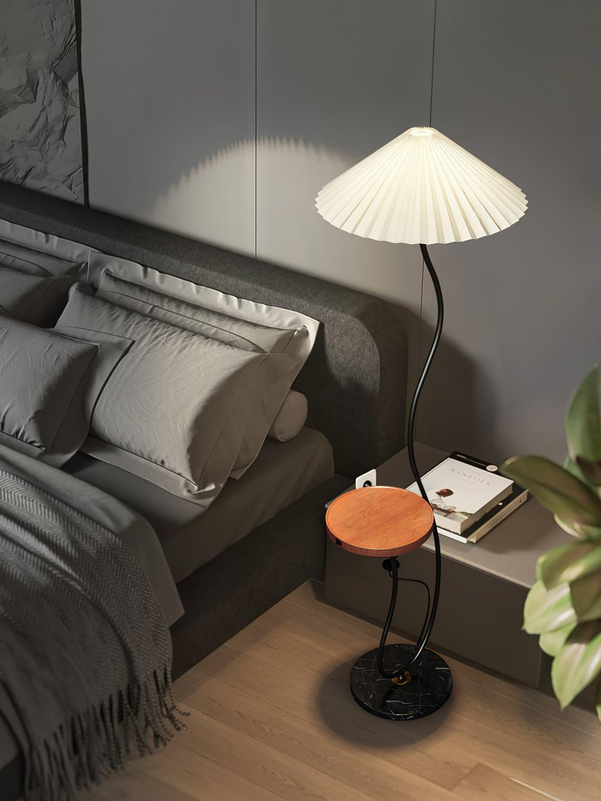 Ghel minimalistisk gulvlampe i træ