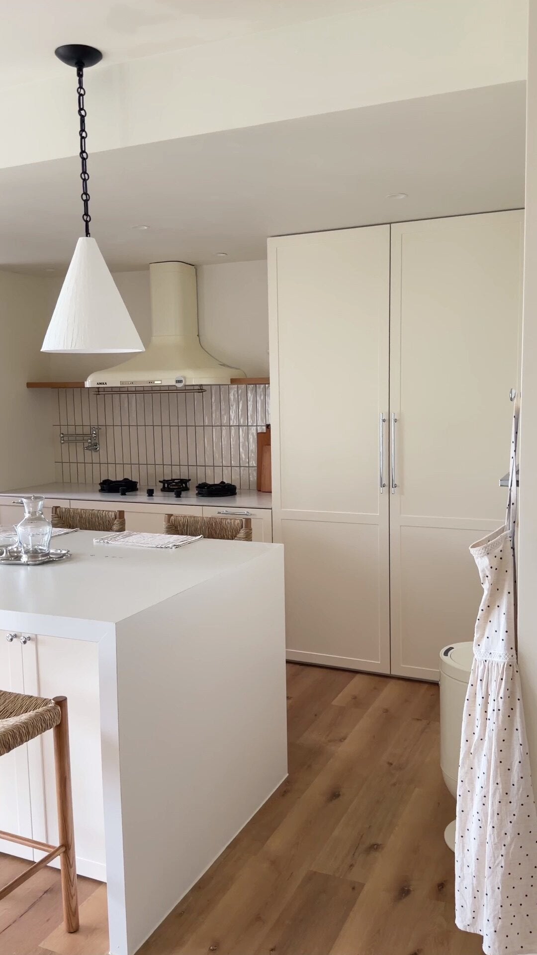 Terierina Konformad Pendellampa i Gips