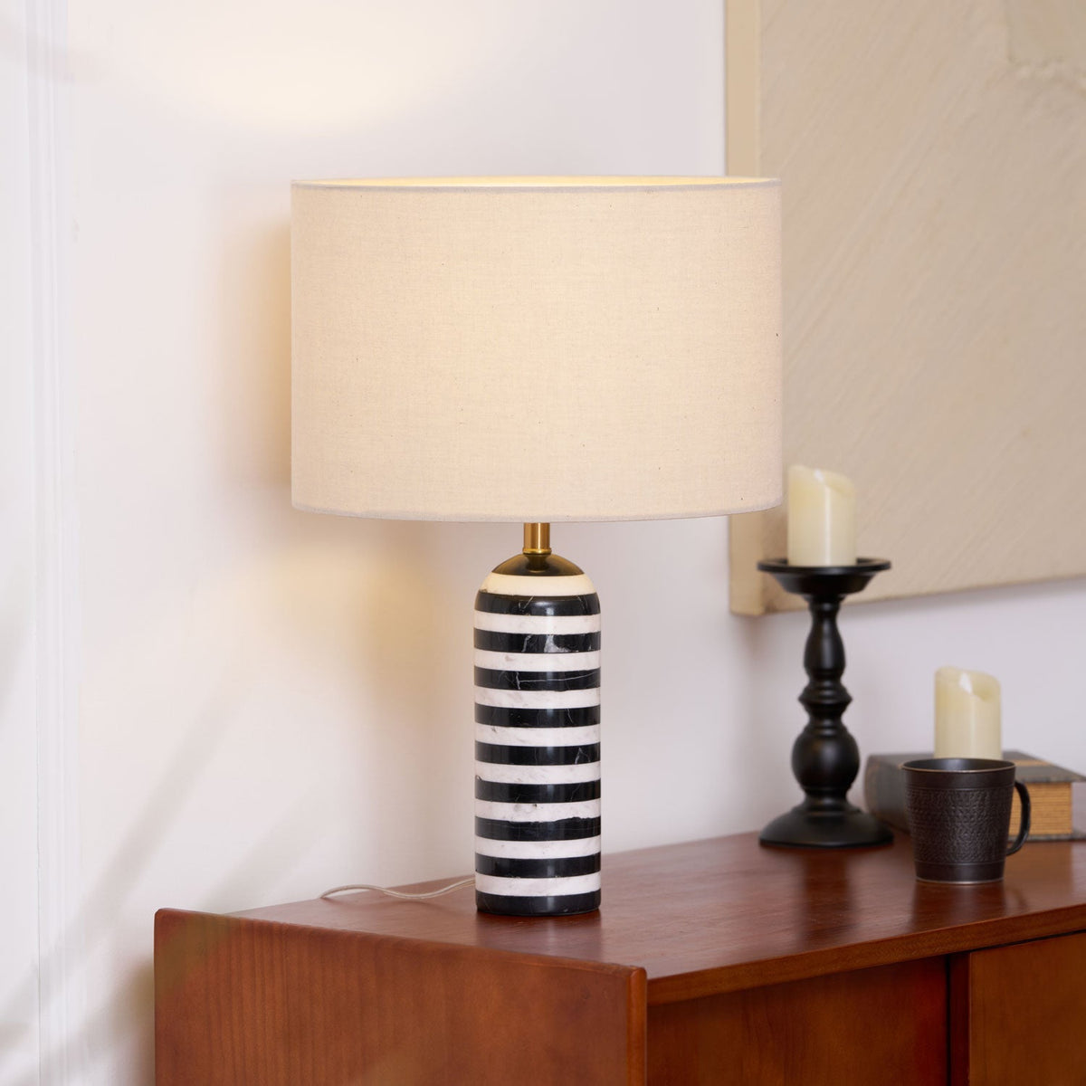 Avery moderne bordlampe