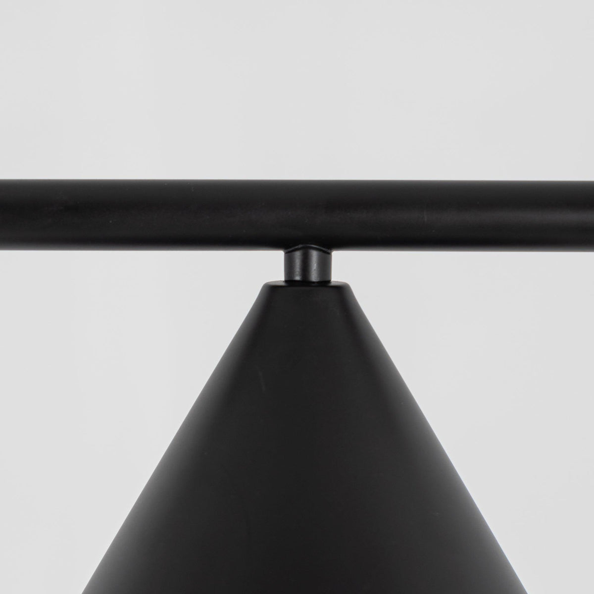Candeeiro de pé minimalista Nell