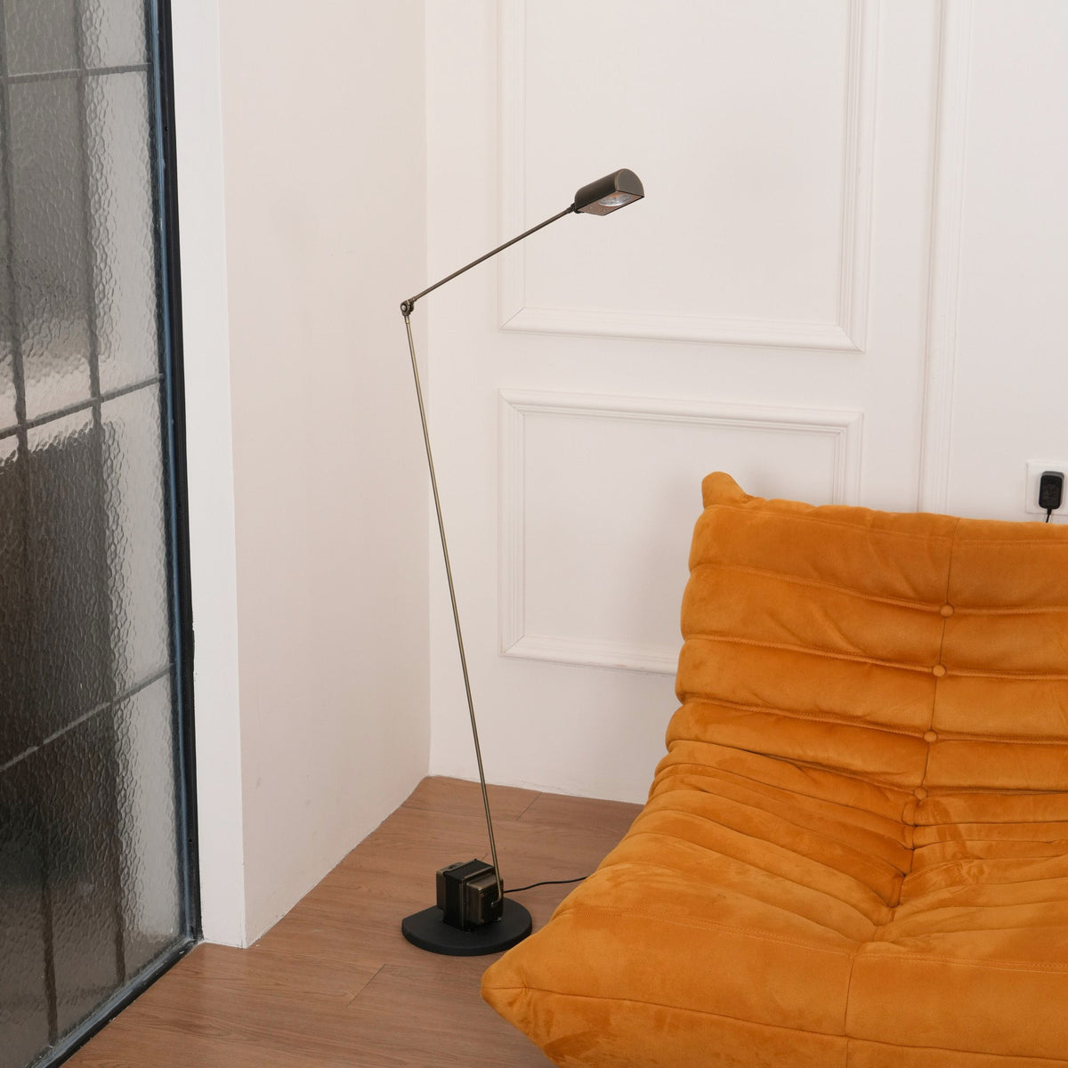 Nerilux justerbar gulvlampe