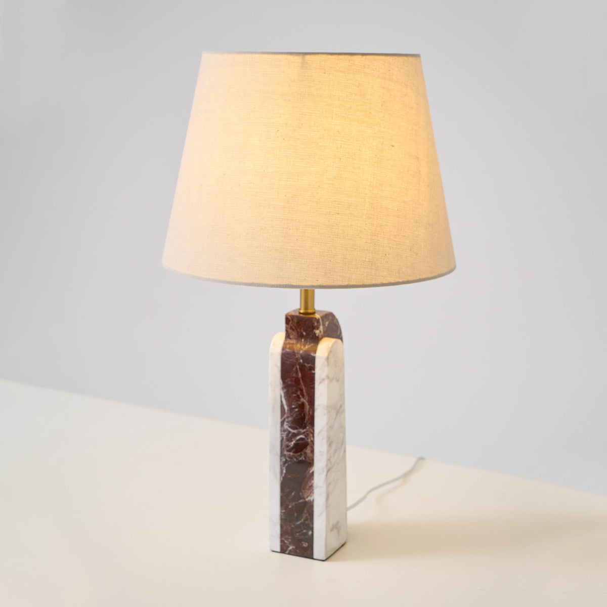 Calivise bordslampa