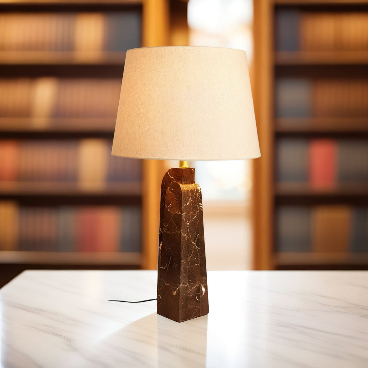 Calivise bordslampa