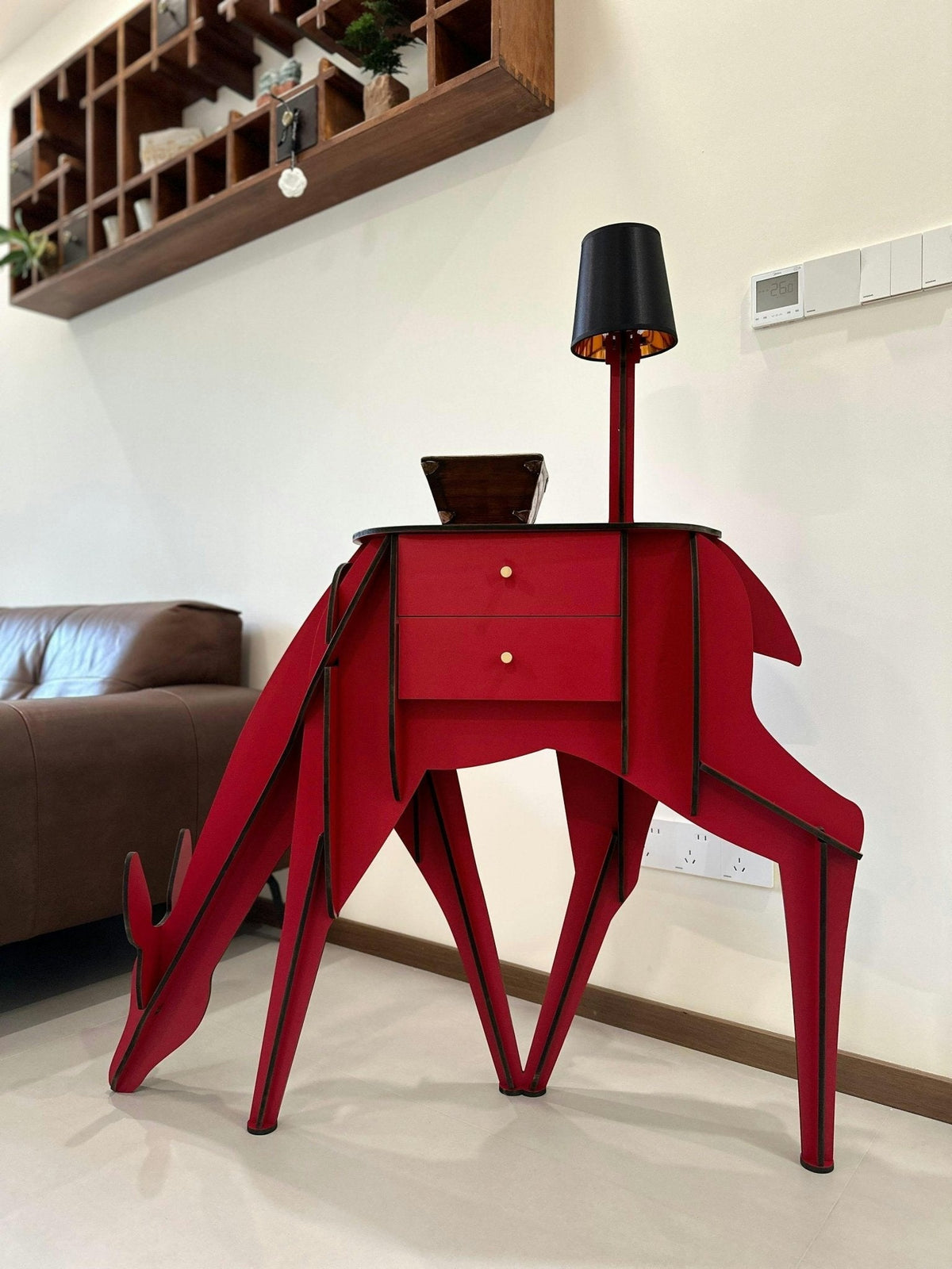 Peldes sidebord formet som et rådyr