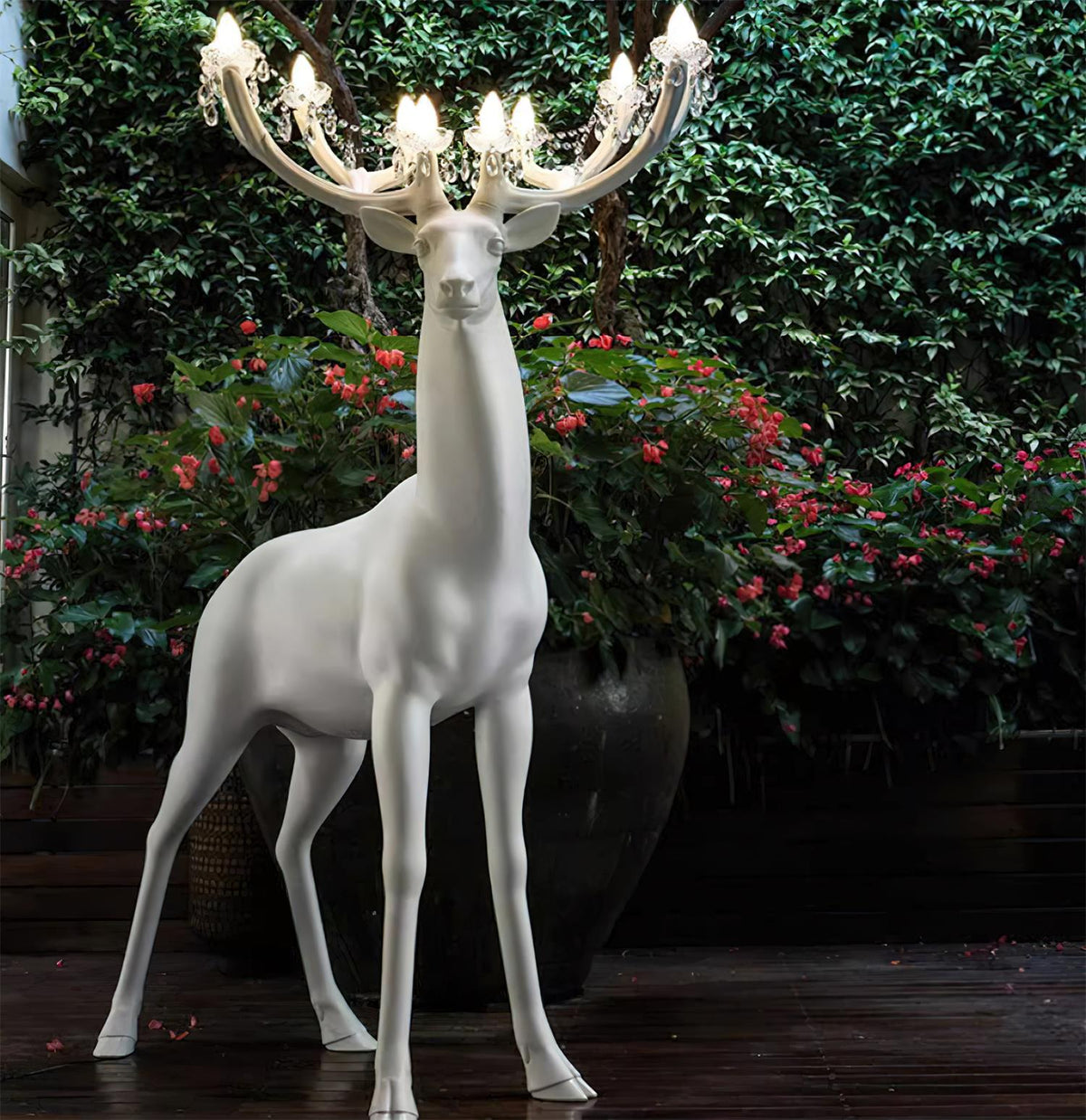 Stag-skulpturgulvlampe
