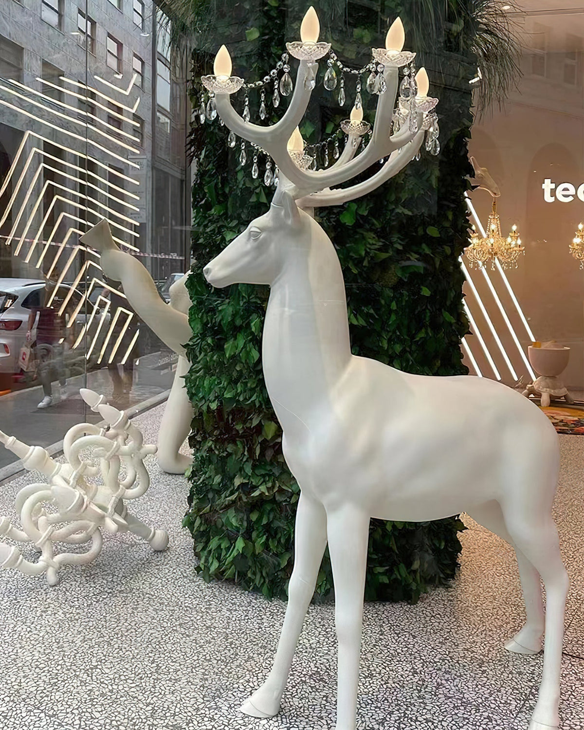 Stag-skulpturgulvlampe