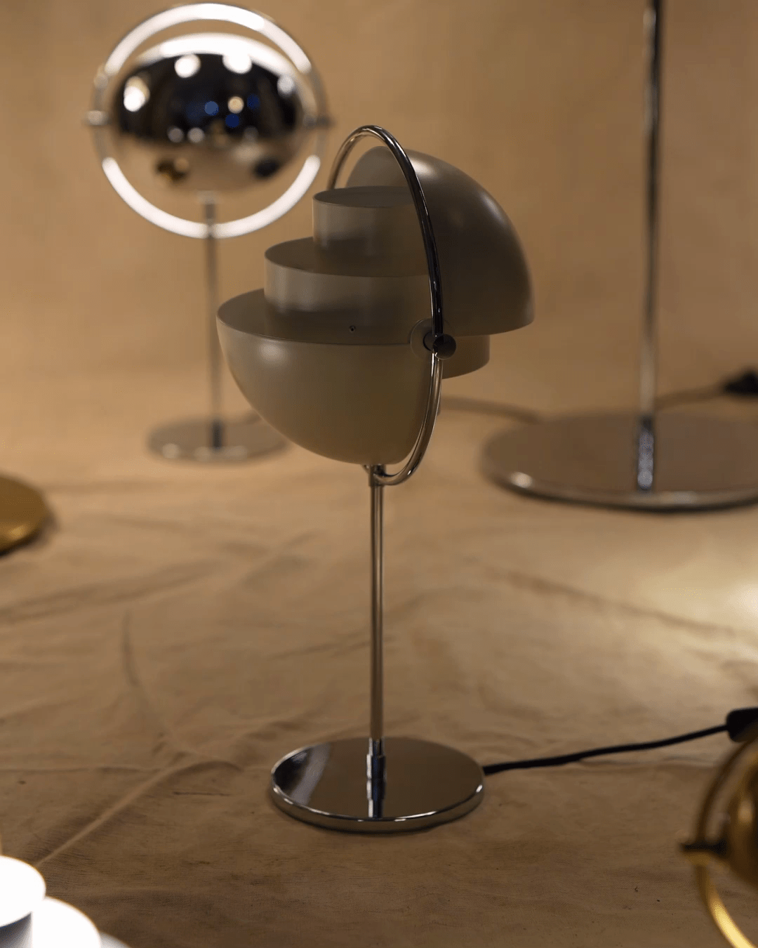 Selanine moderne bordlampe