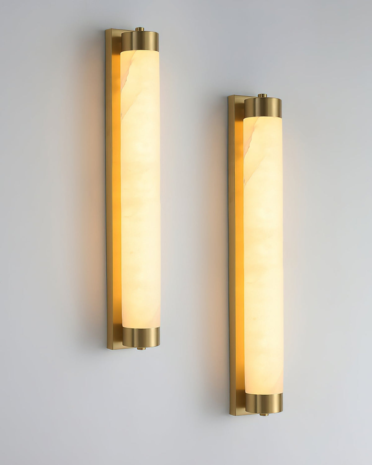 Alvion vägglampa i alabaster