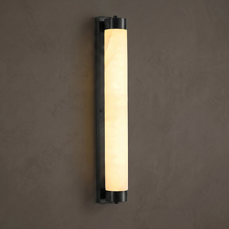 Alvion vägglampa i alabaster