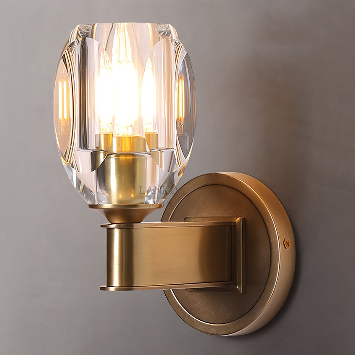 Tostor vägglampa i exklusivt nordiskt konstglas med diamantformad kristall