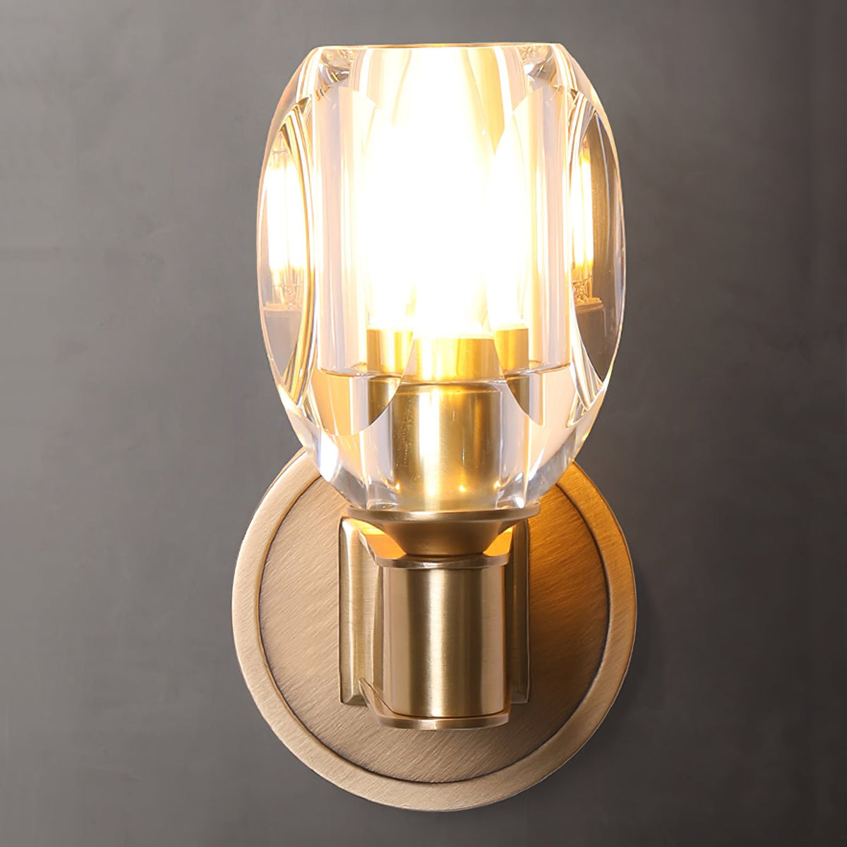 Tostor vägglampa i exklusivt nordiskt konstglas med diamantformad kristall