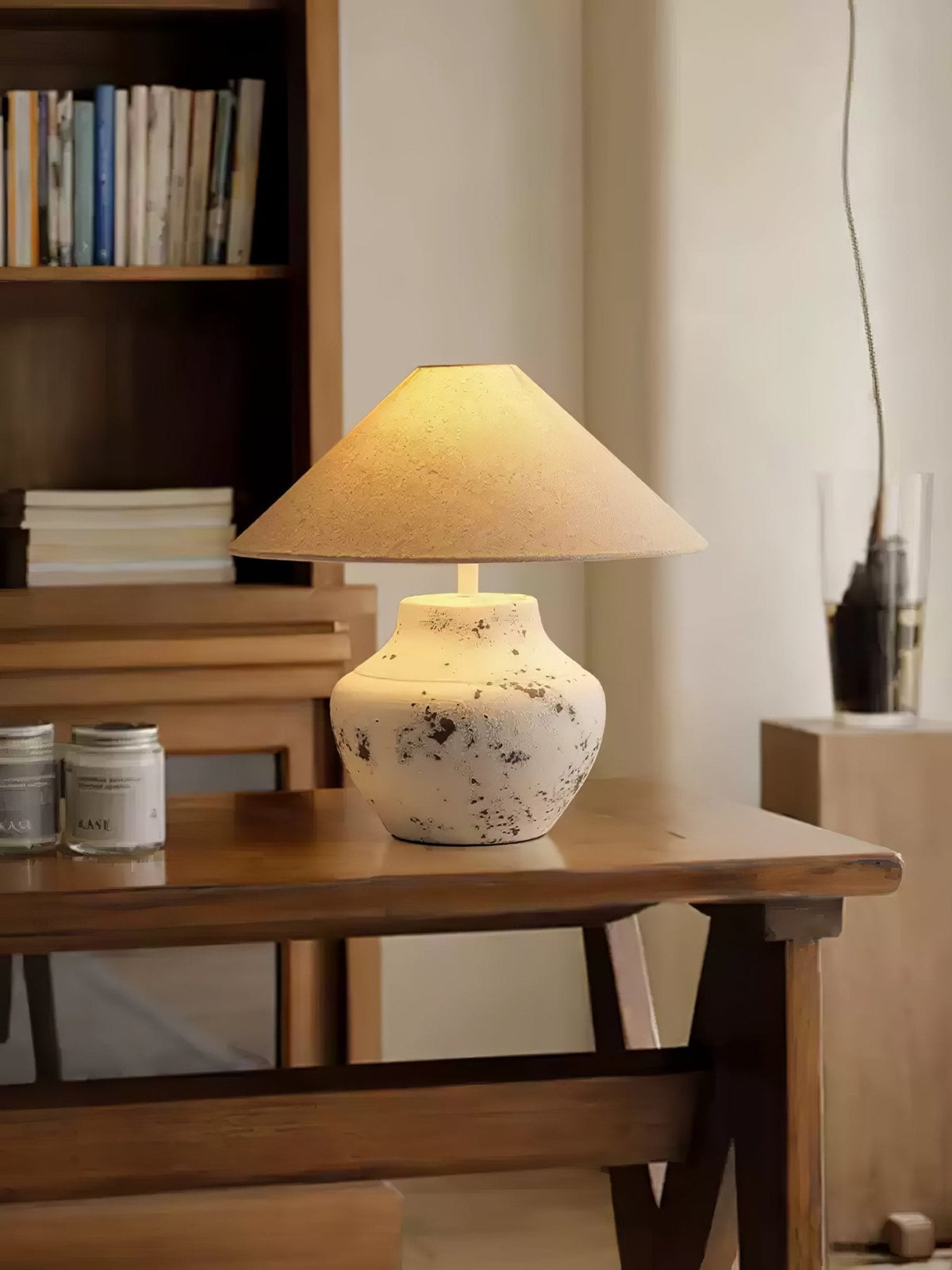 Atticus modern bordslampa i keramik