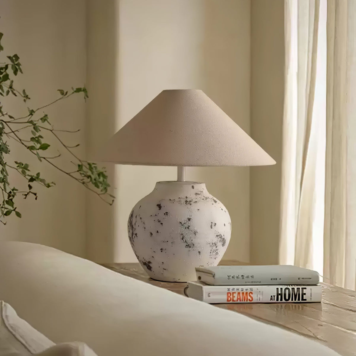 Atticus modern bordslampa i keramik