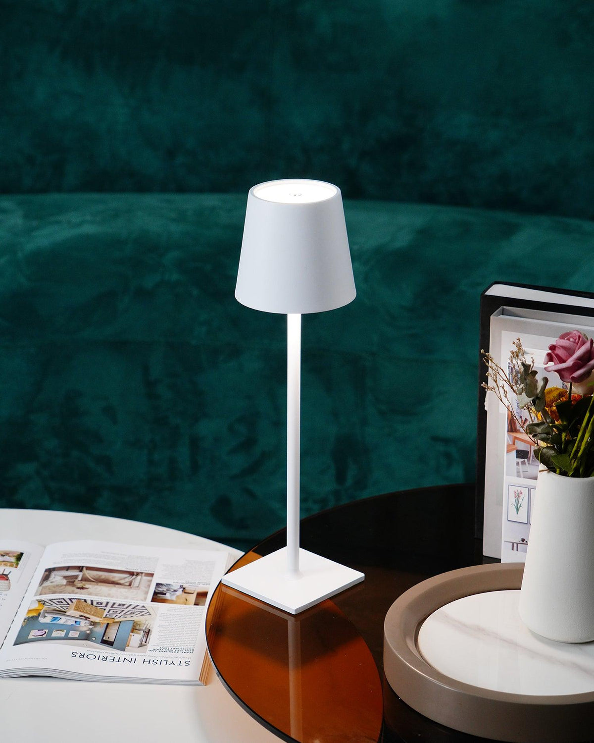Viraorelia Table Lamp