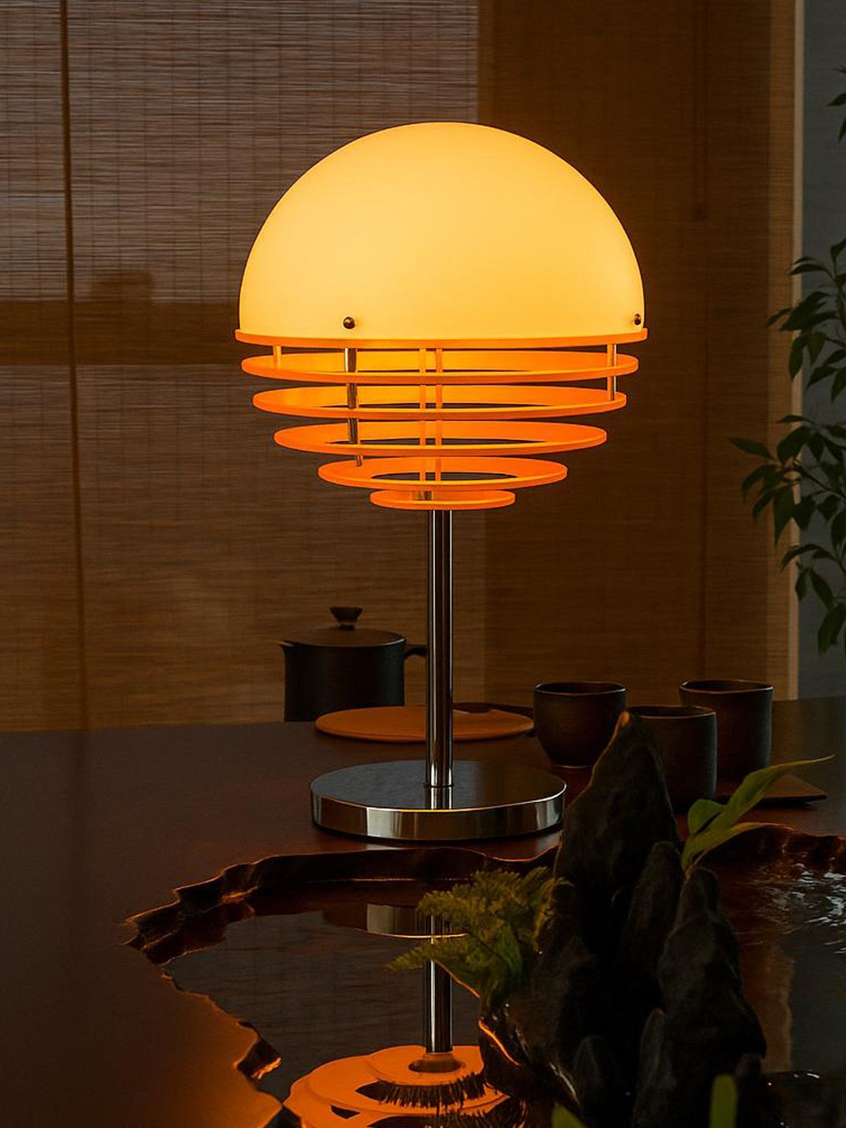 Bordlampe med kuppellameller