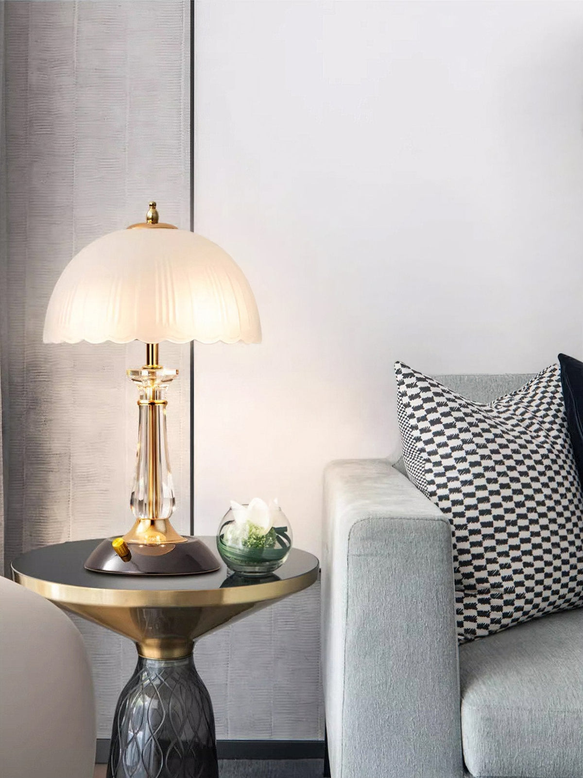 Belle välvd bordslampa i glas