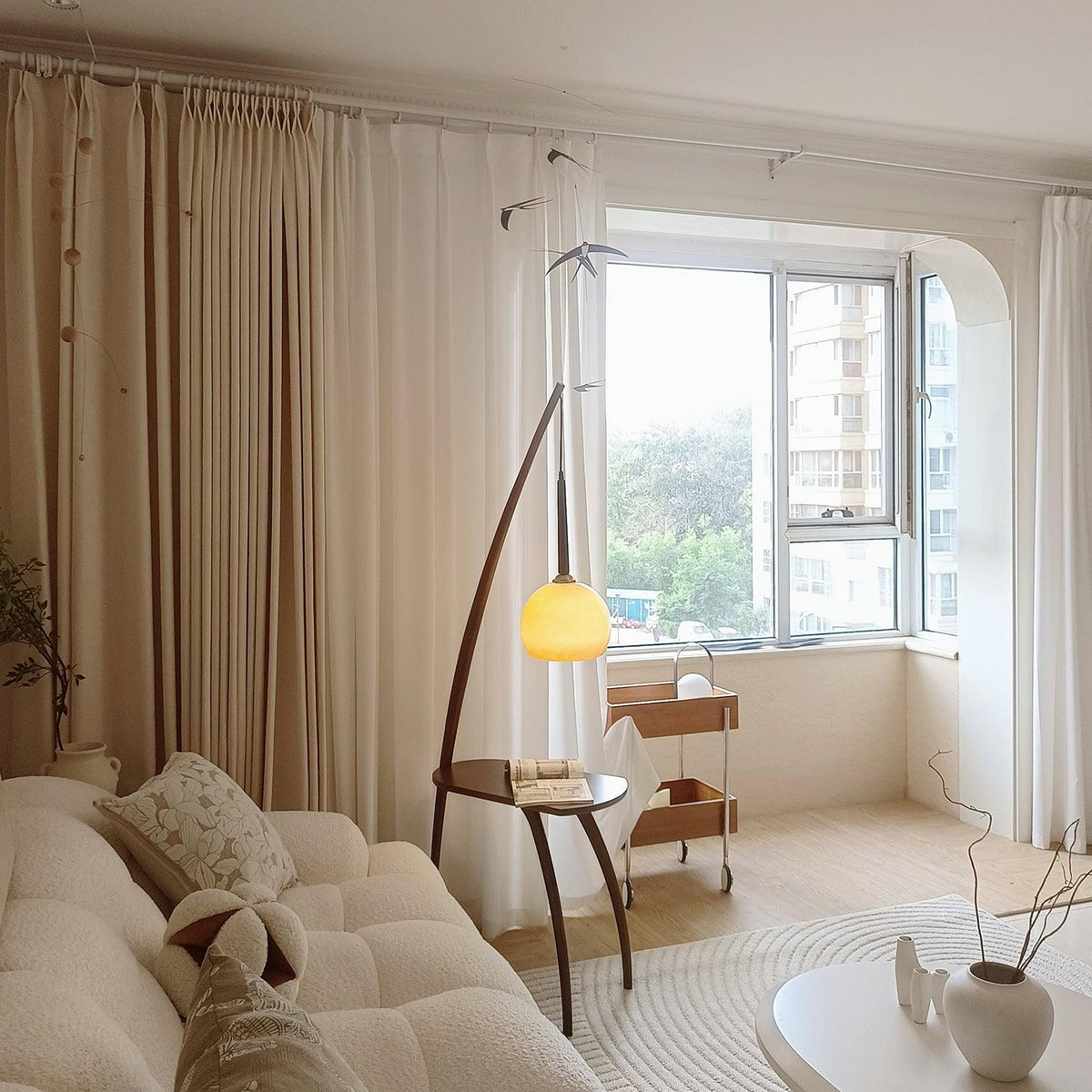 Pollo Floor Lamp