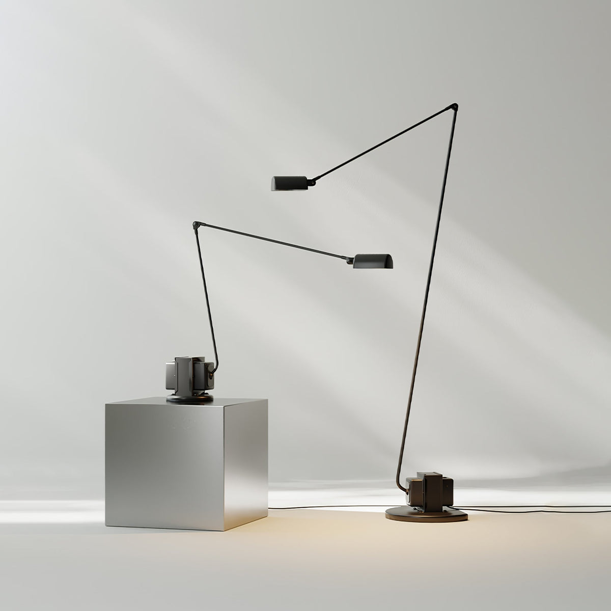 Nerilux justerbar gulvlampe
