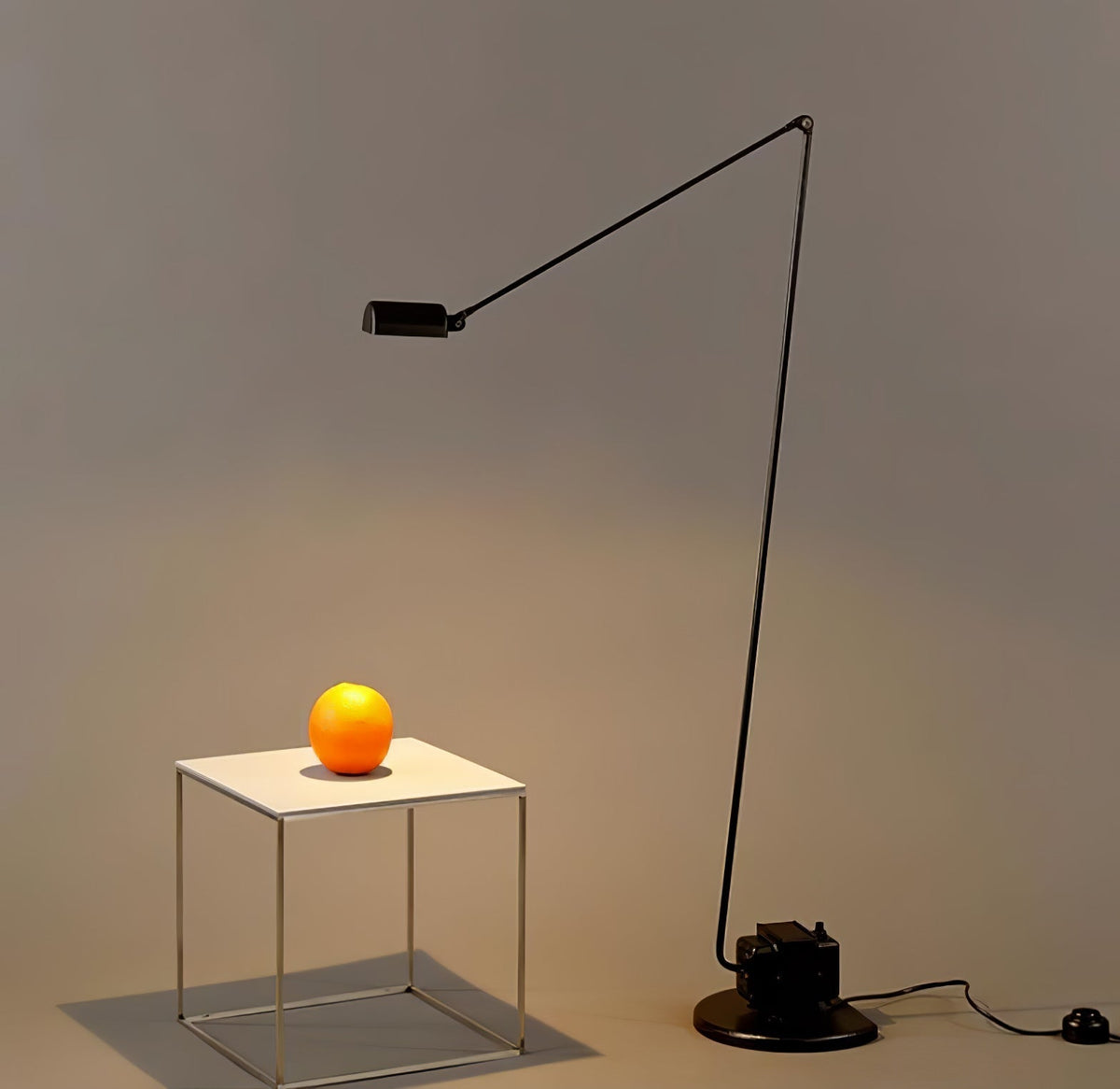 Nerilux justerbar gulvlampe