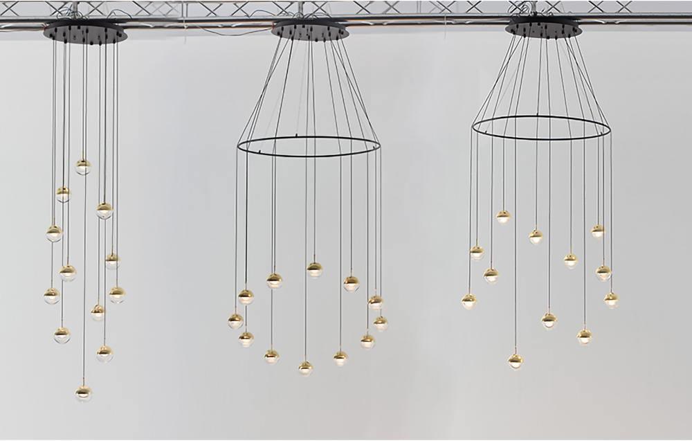 Zaneth minimalistisk pendellampe i stål og glas med flere ophæng til trappe