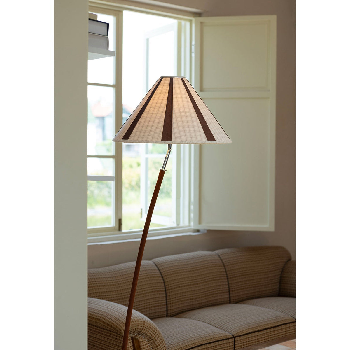 Elauena golvlampa