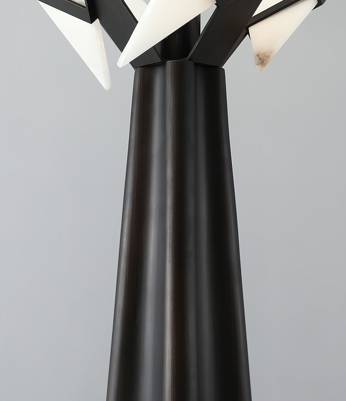 Spire-golvlampa i alabaster