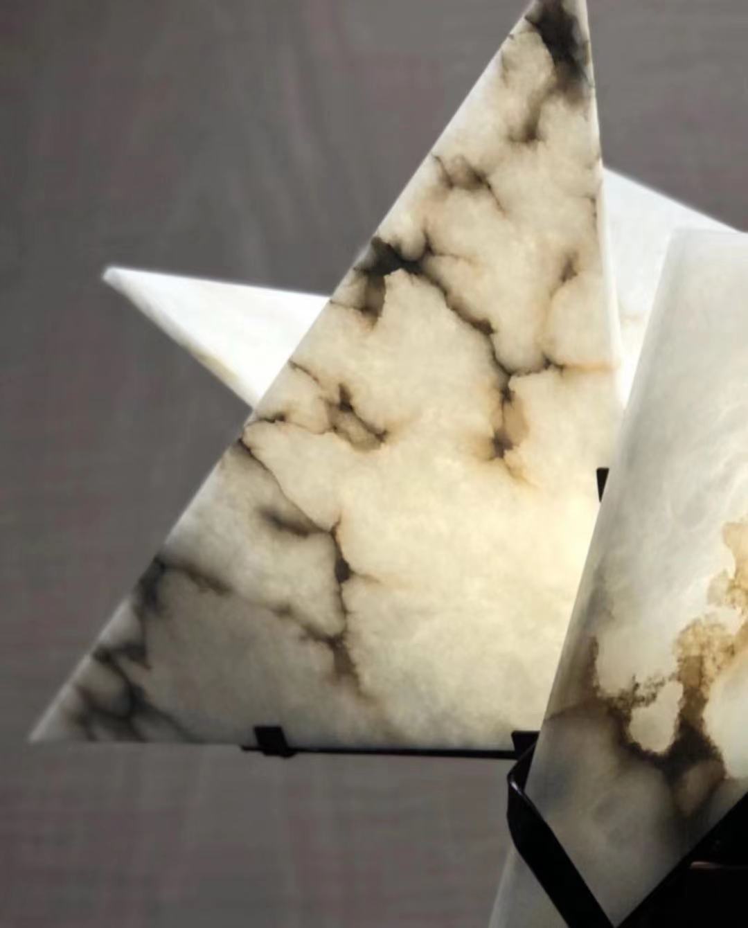 Spire-golvlampa i alabaster