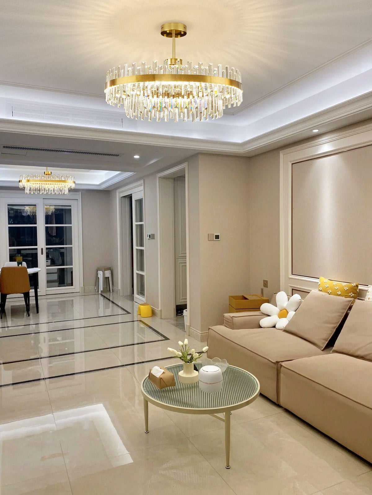 Candeeiro de teto Elyeira em latão e cristal, elegante, tipo tambor