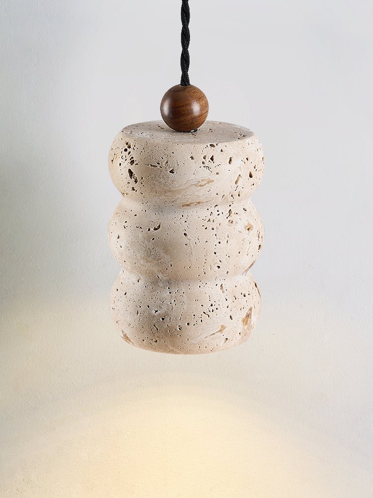 Bors Dune Pebble-pendellampe i gul travertin
