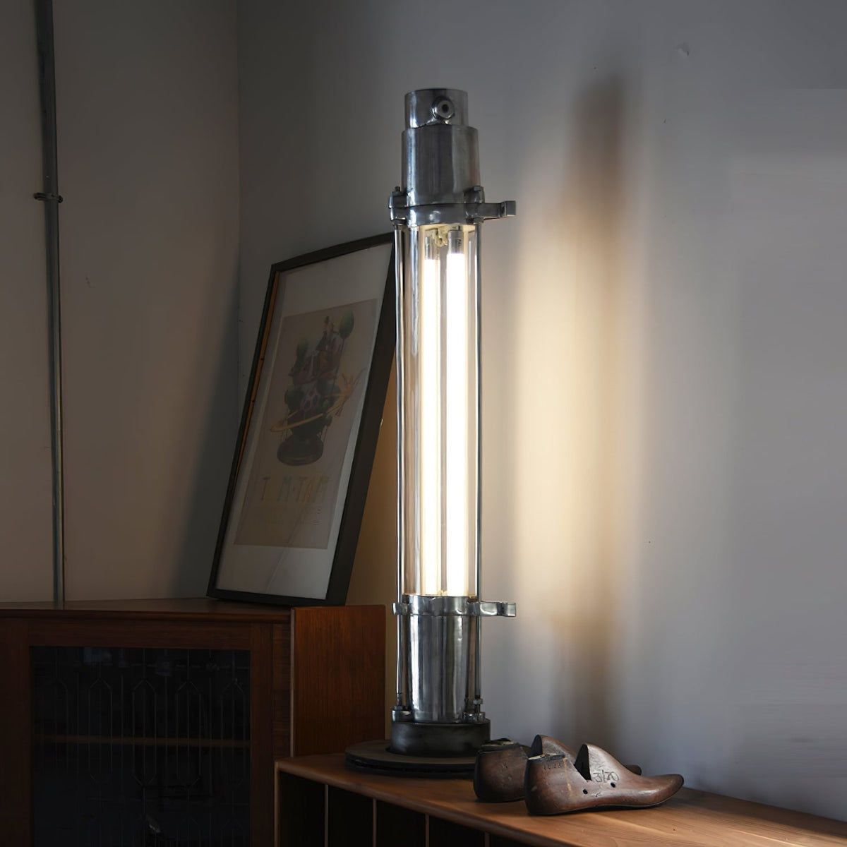 Stiletto Industry-bordlampe