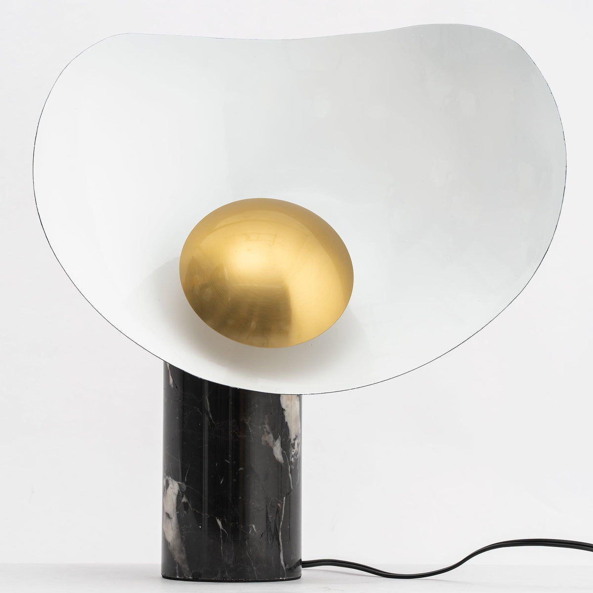 Astelor moderne bordlampe i marmor